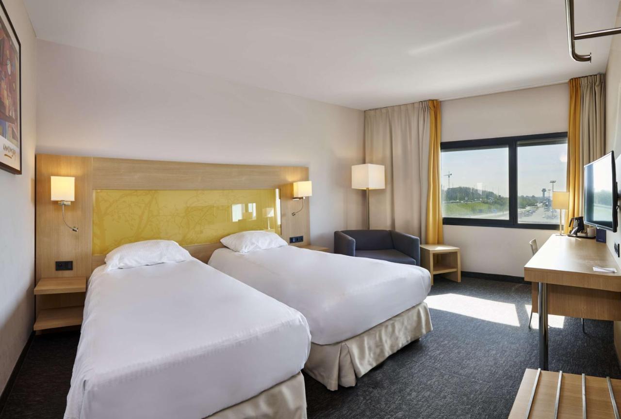 Park Inn By Radisson Liege Airport Grâce-Hollogne Exteriör bild