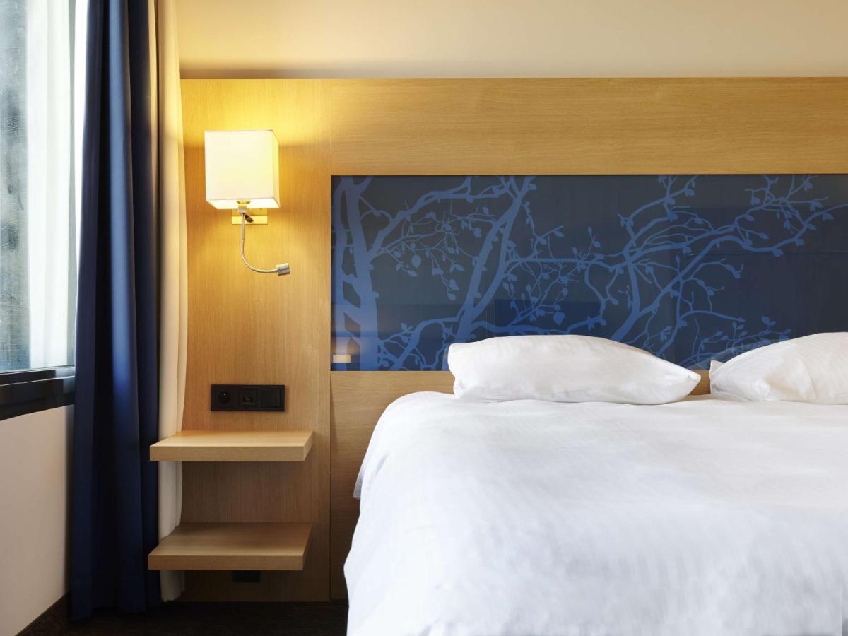 Park Inn By Radisson Liege Airport Grâce-Hollogne Exteriör bild